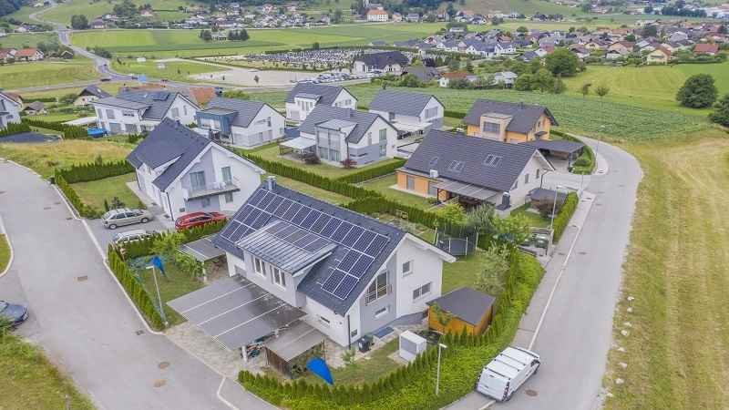 Buying a House With Solar Panels in the UK: What Every Homebuyer Should Check First